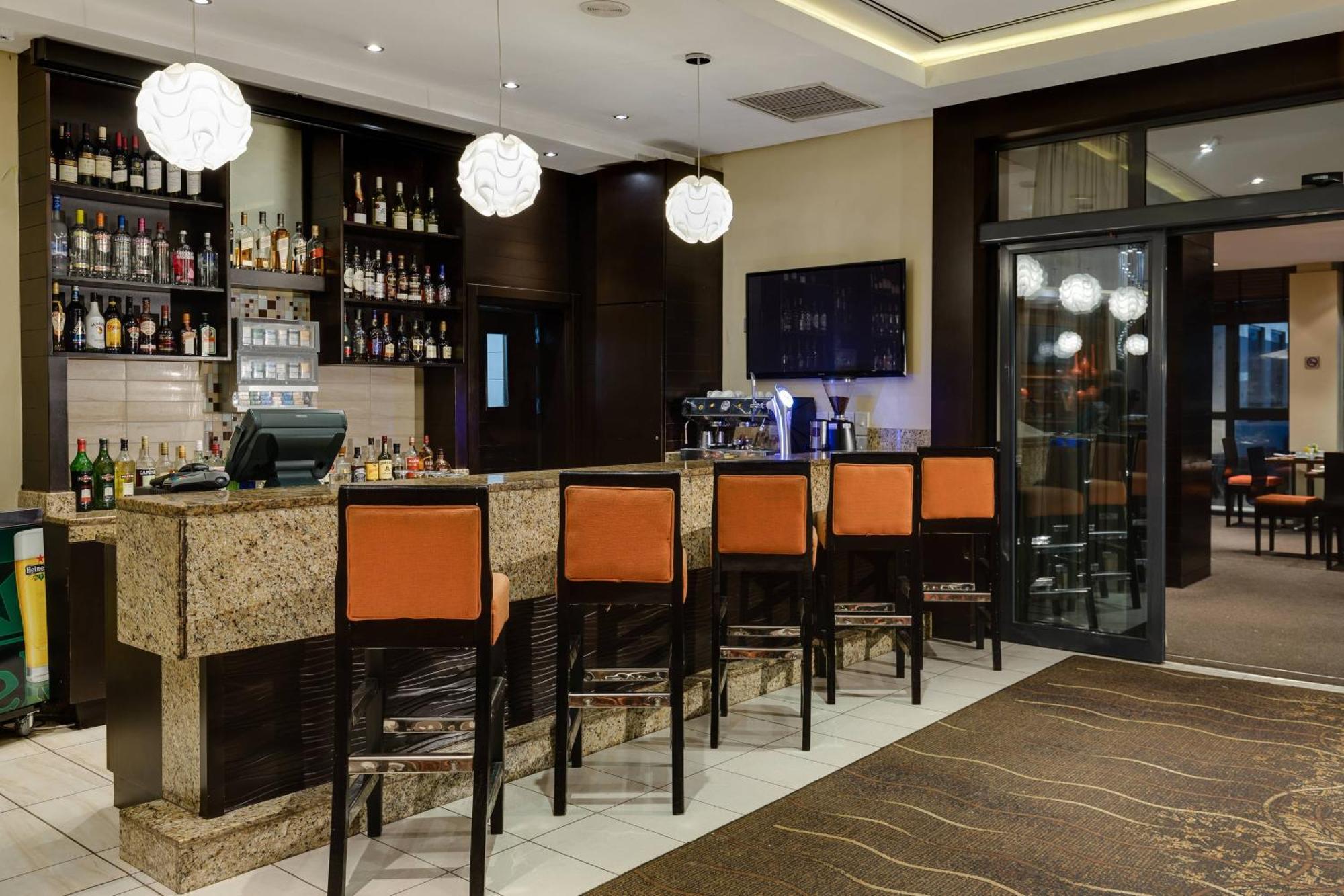 Protea Hotel By Marriott Ikeja Select Lagos Exterior foto