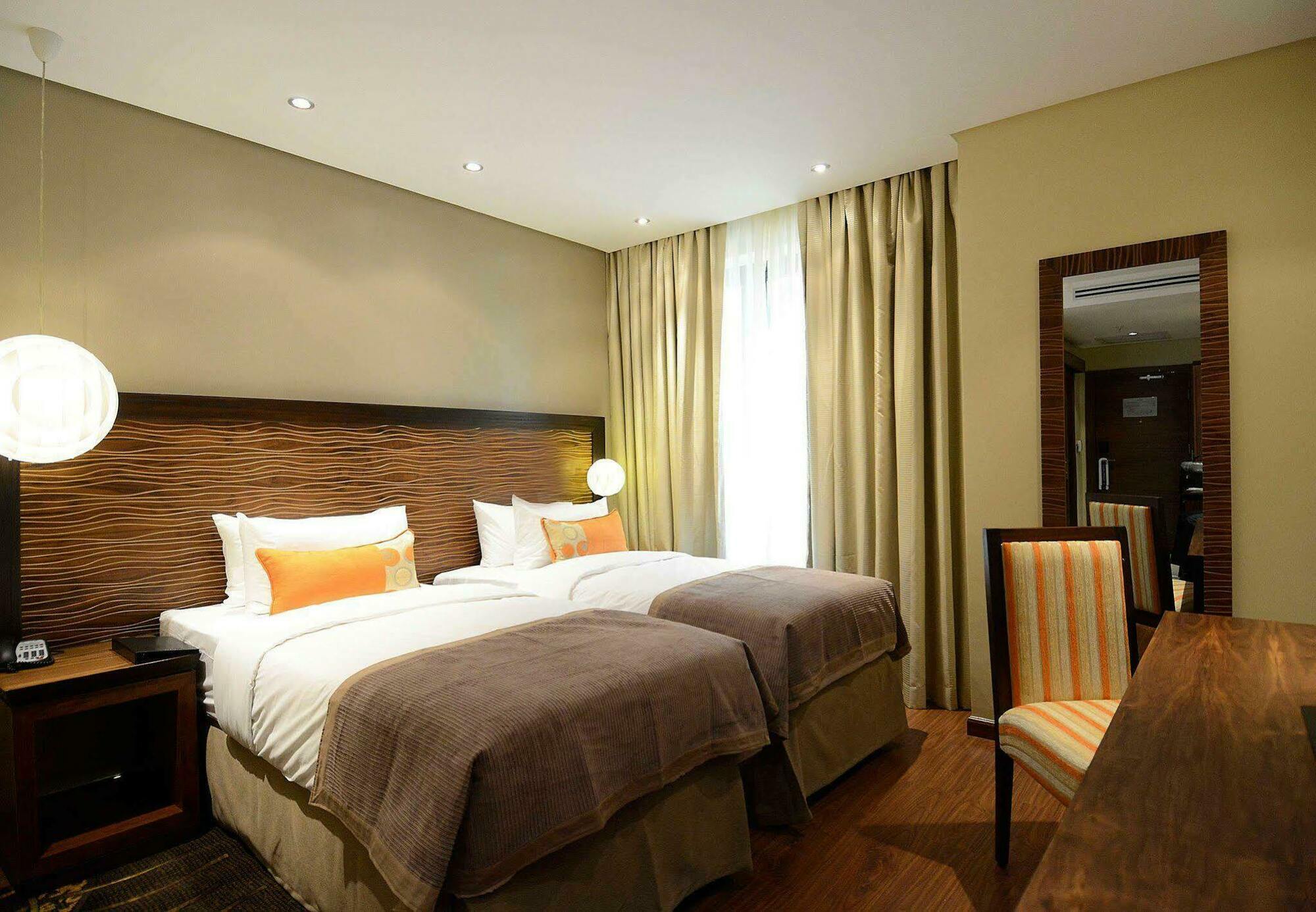 Protea Hotel By Marriott Ikeja Select Lagos Exterior foto